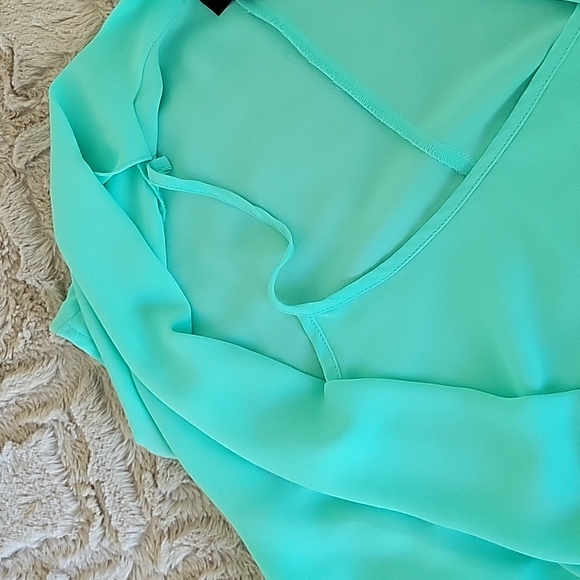 Chiffon Mint Blouse - Picture 2 of 3